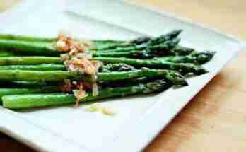 Asparagi brasati con riduzione di salsa balsamica